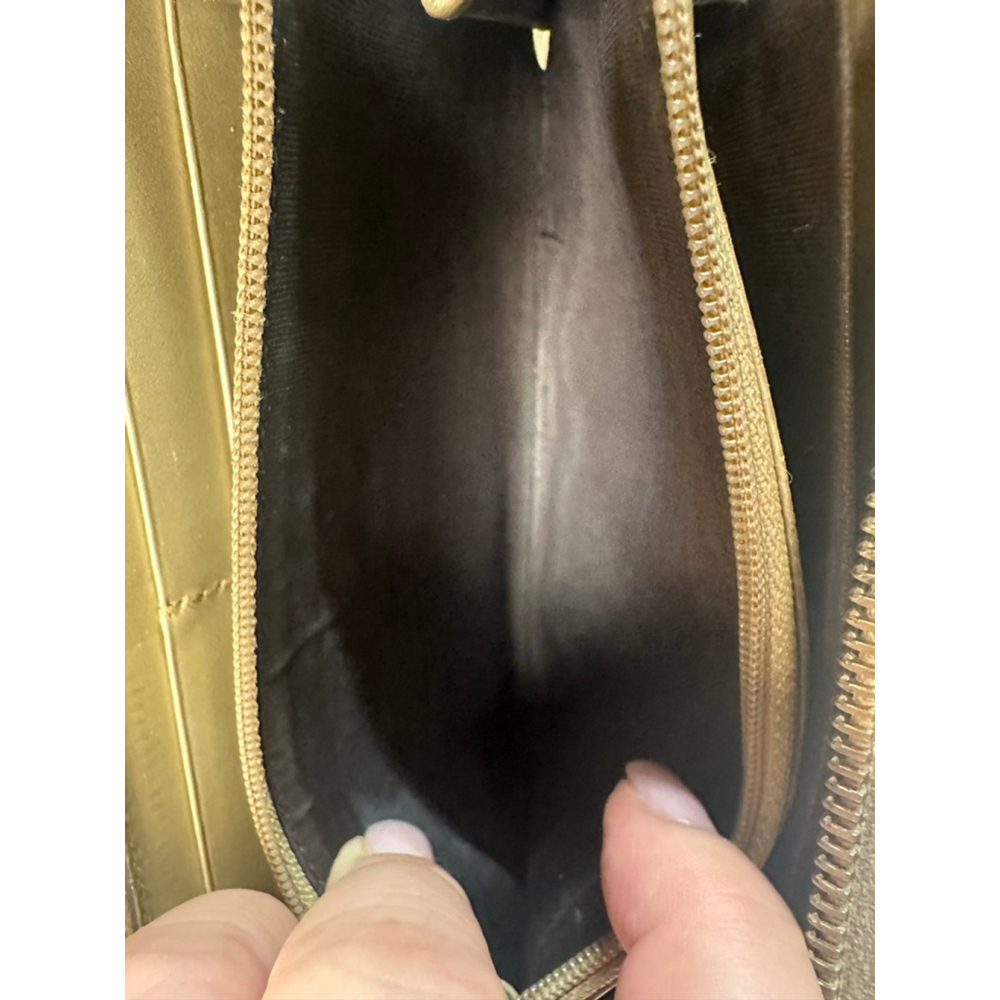 Women's Gucci Wallet Gold - Picture 10 of 12